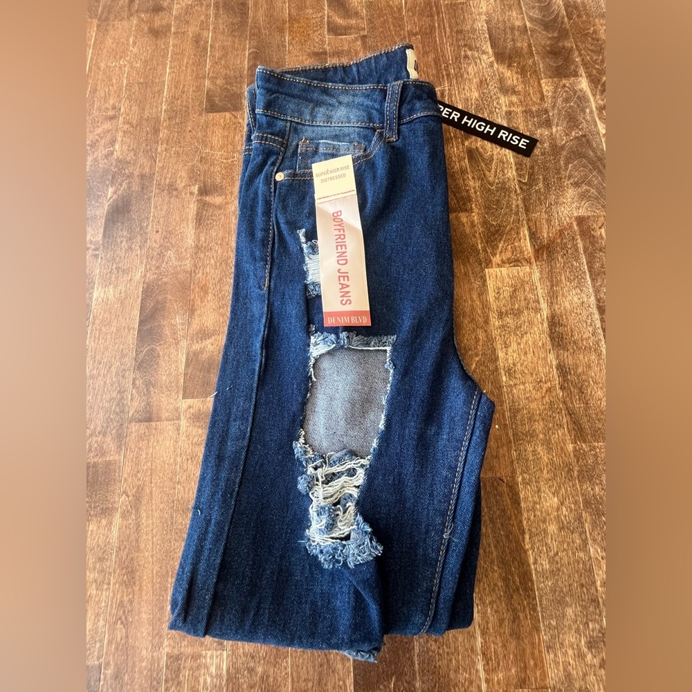 High rise ripped jeans